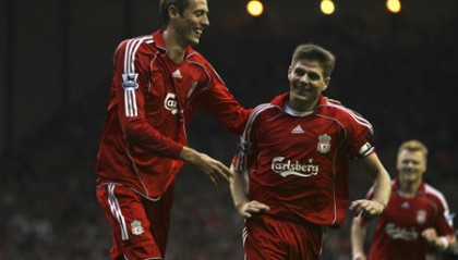  利物浦锋线全面开花，英超榜首位置稳固如初