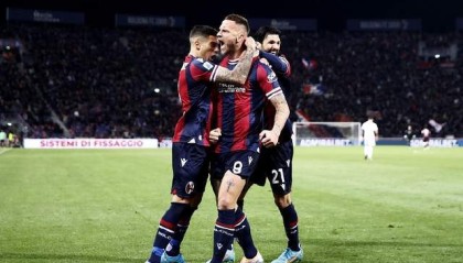  米兰德比战起风波 教练赛后炮轰判罚尺度  